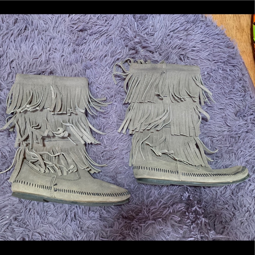 Grey Minnetonka 3 layer fringe boots